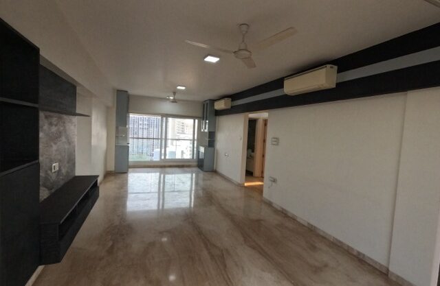 DIRECTOR 3.5 BHK SALE Residential Flat Hall